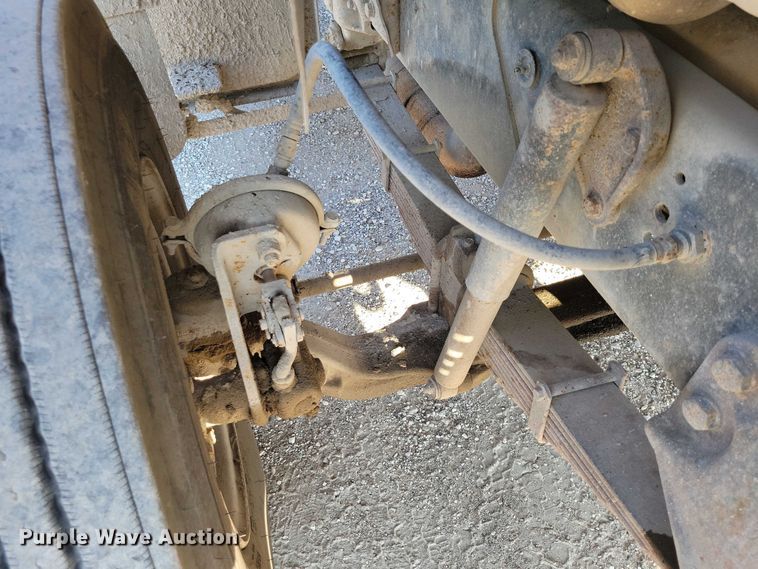 image for item DZ6736 1990 Ford L9000 semi truck