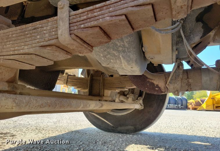 image for item DZ6736 1990 Ford L9000 semi truck