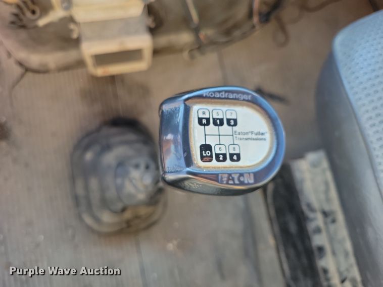 image for item DZ6736 1990 Ford L9000 semi truck