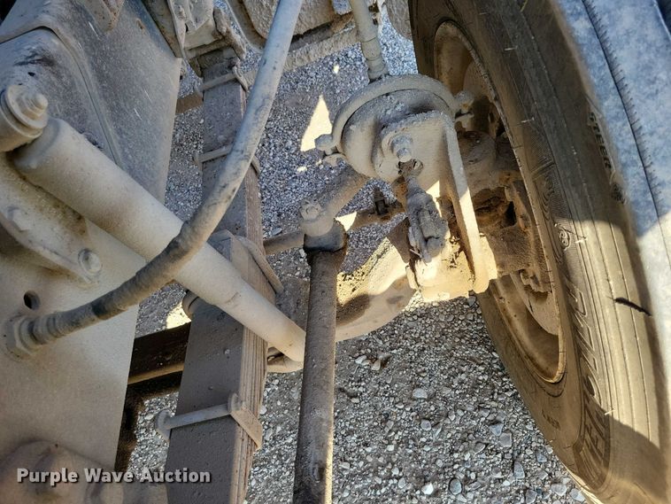 image for item DZ6736 1990 Ford L9000 semi truck