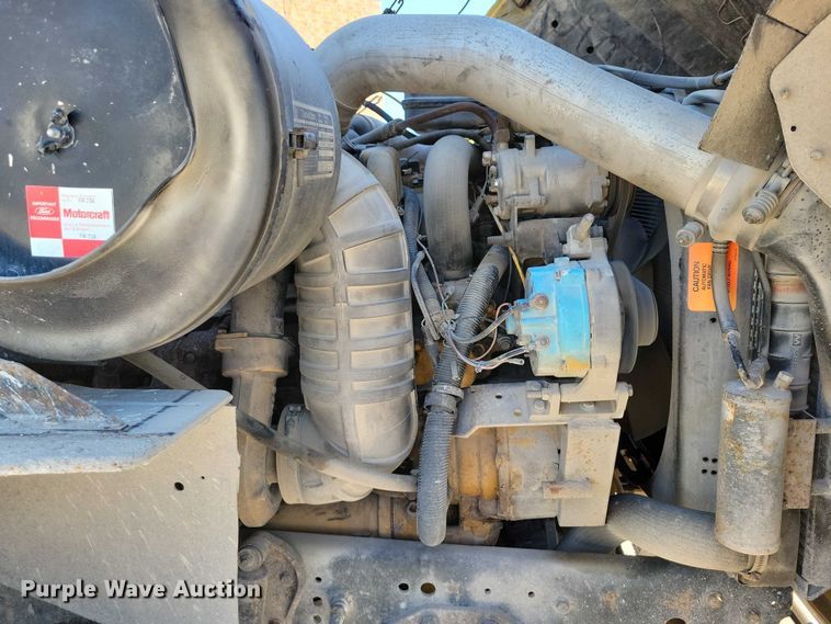 image for item DZ6736 1990 Ford L9000 semi truck