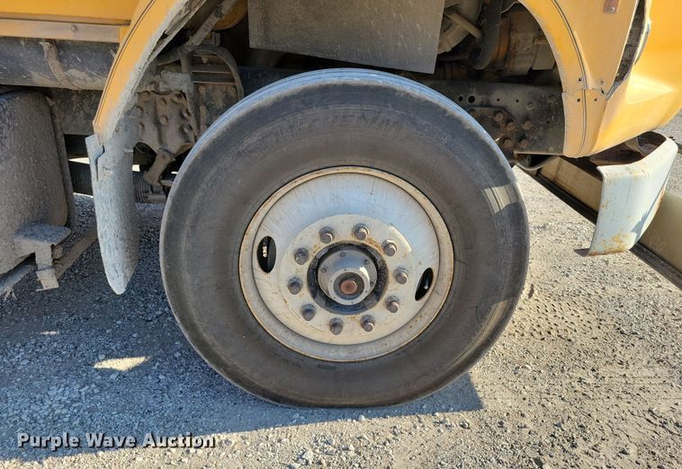 image for item DZ6736 1990 Ford L9000 semi truck