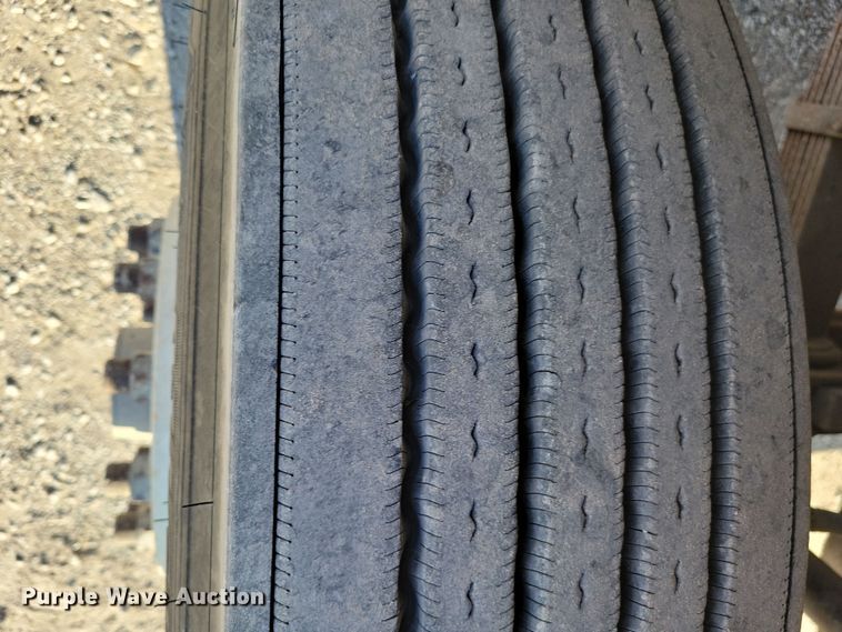 image for item DZ6736 1990 Ford L9000 semi truck