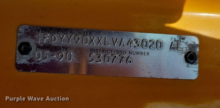 image for item DZ6736 1990 Ford L9000 semi truck