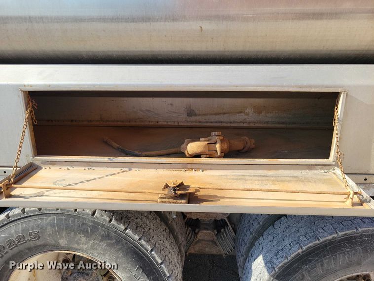 image for item DZ6737 2012 International  WorkStar 7500 dump truck