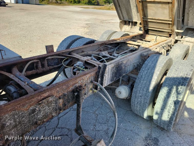 image for item DZ6737 2012 International  WorkStar 7500 dump truck