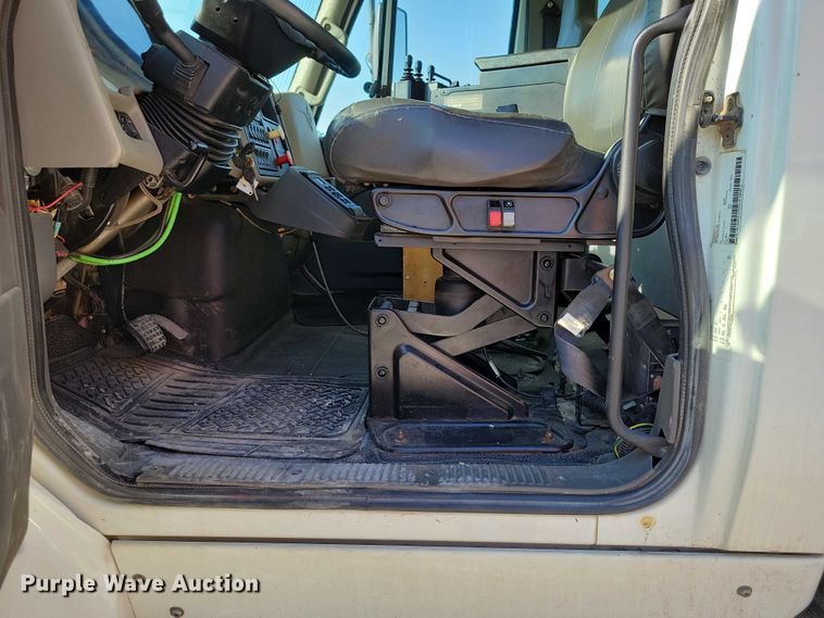 image for item DZ6737 2012 International  WorkStar 7500 dump truck