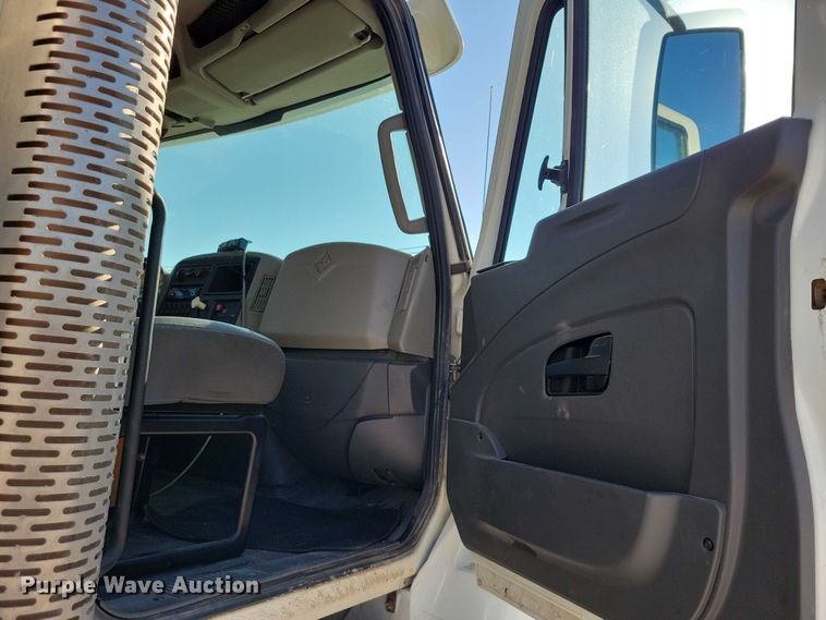 image for item DZ6737 2012 International  WorkStar 7500 dump truck