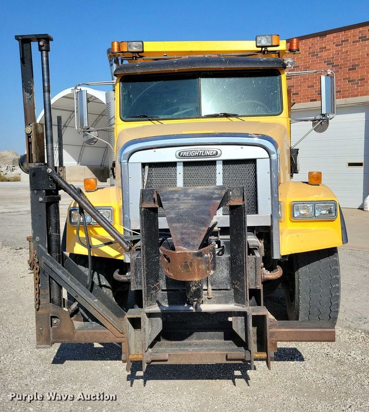 image for item DZ6738 1999 Freightliner FL112 dump truck