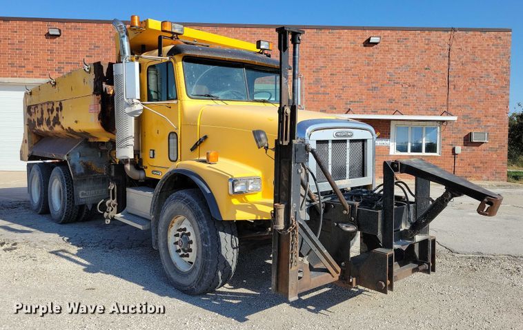 image for item DZ6738 1999 Freightliner FL112 dump truck