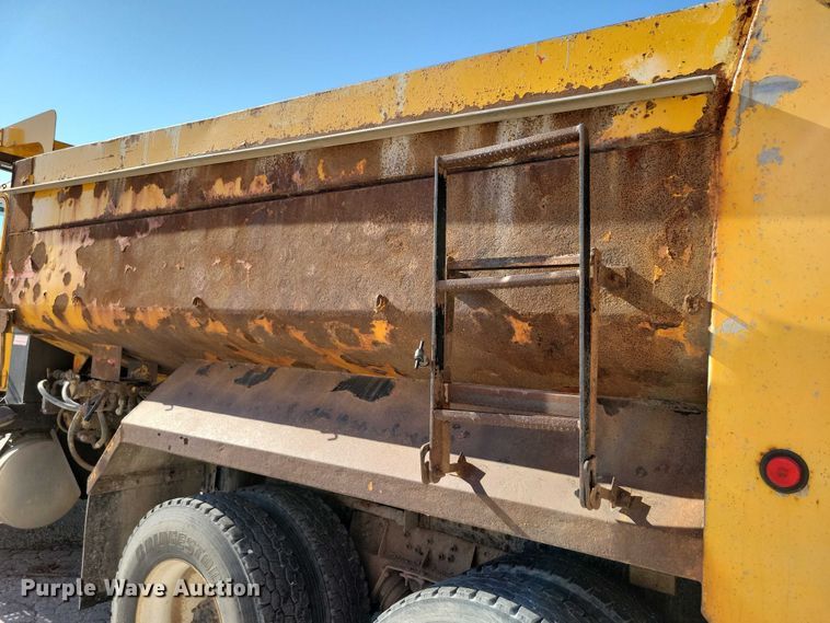 image for item DZ6738 1999 Freightliner FL112 dump truck