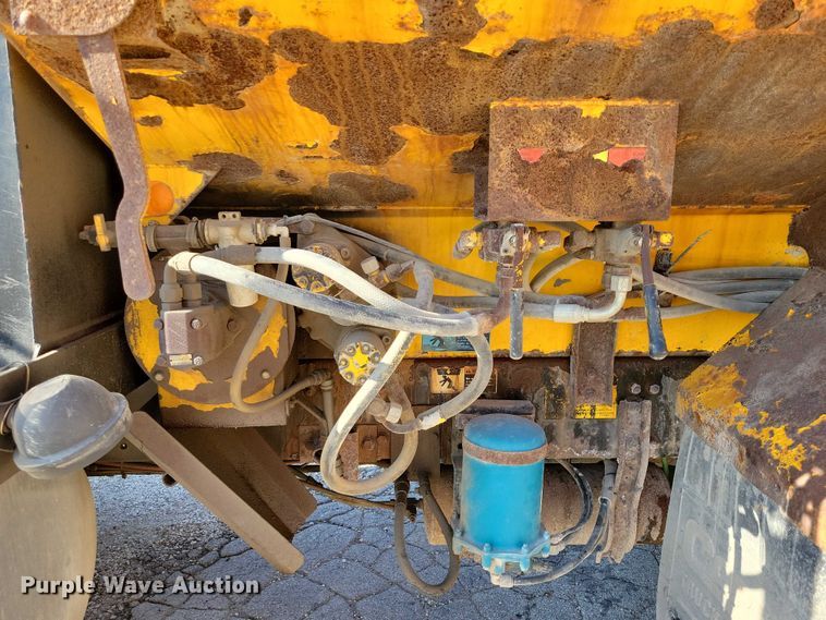 image for item DZ6738 1999 Freightliner FL112 dump truck