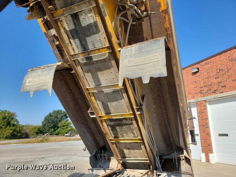 image for item DZ6738 1999 Freightliner FL112 dump truck