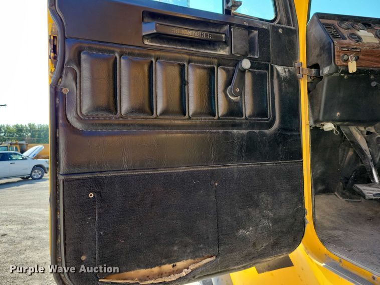 image for item DZ6738 1999 Freightliner FL112 dump truck