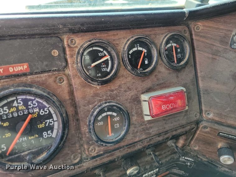 image for item DZ6738 1999 Freightliner FL112 dump truck