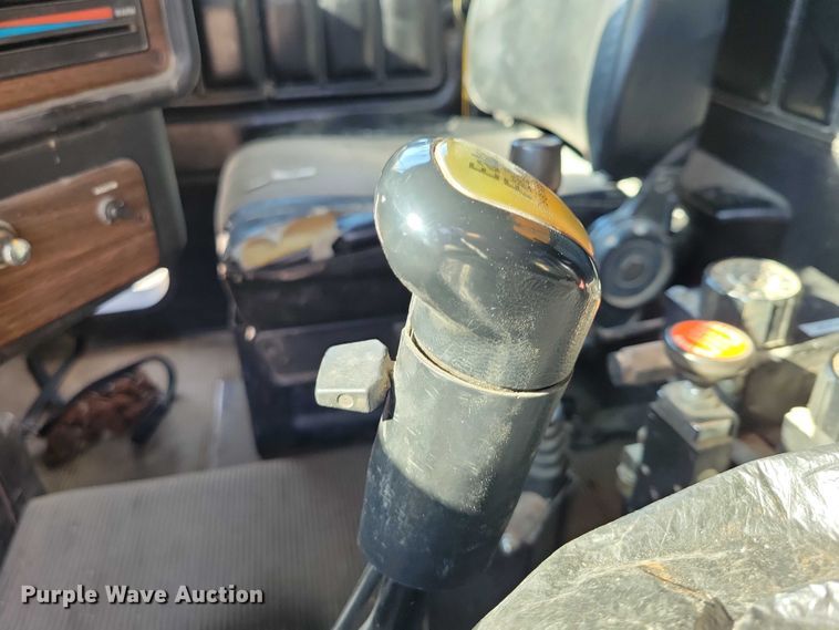 image for item DZ6738 1999 Freightliner FL112 dump truck