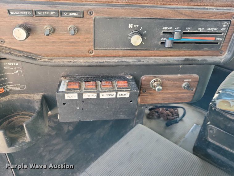 image for item DZ6738 1999 Freightliner FL112 dump truck