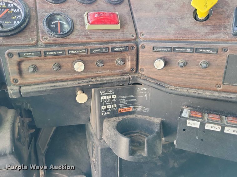 image for item DZ6738 1999 Freightliner FL112 dump truck