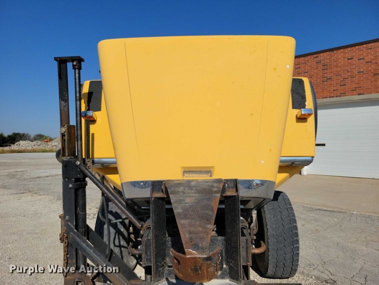 image for item DZ6738 1999 Freightliner FL112 dump truck