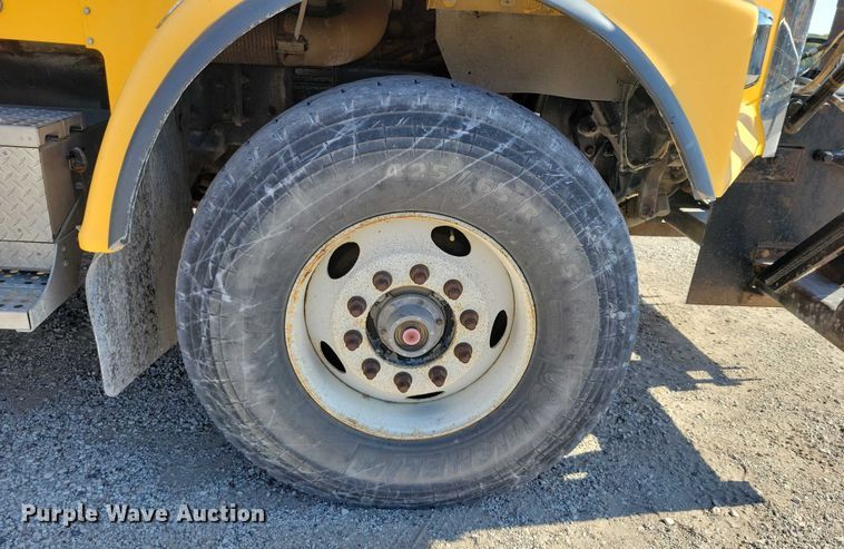 image for item DZ6738 1999 Freightliner FL112 dump truck