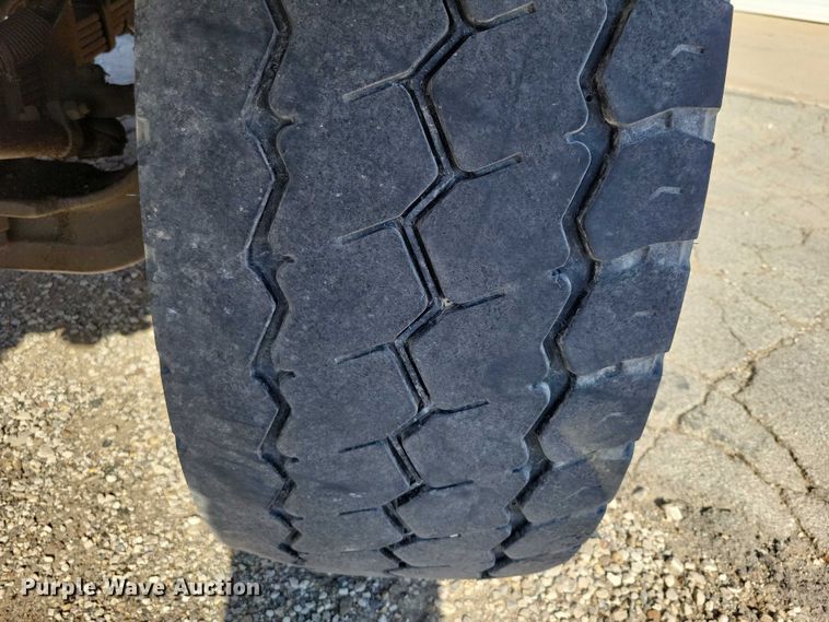 image for item DZ6738 1999 Freightliner FL112 dump truck