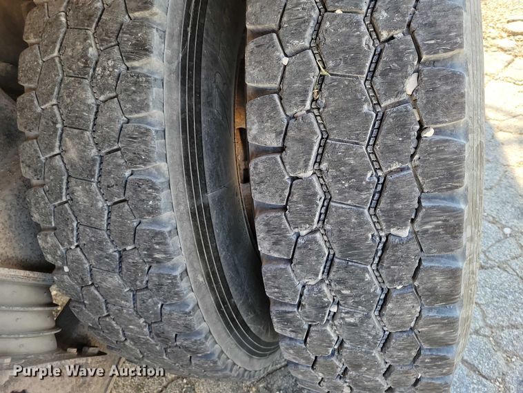 image for item DZ6738 1999 Freightliner FL112 dump truck