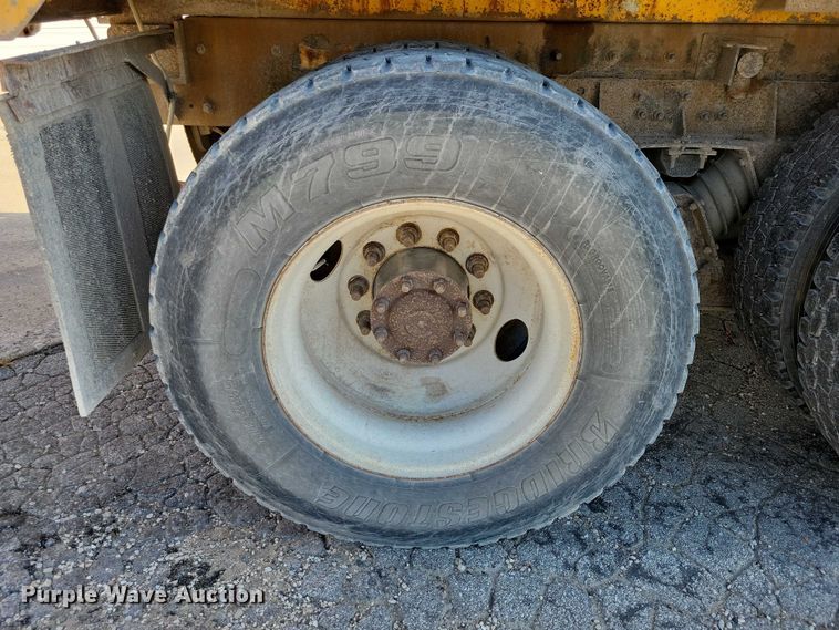 image for item DZ6738 1999 Freightliner FL112 dump truck