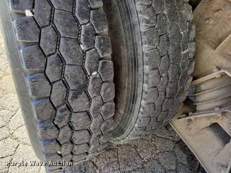 image for item DZ6738 1999 Freightliner FL112 dump truck