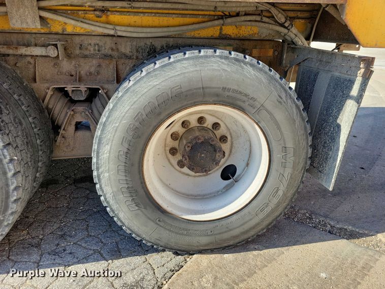 image for item DZ6738 1999 Freightliner FL112 dump truck