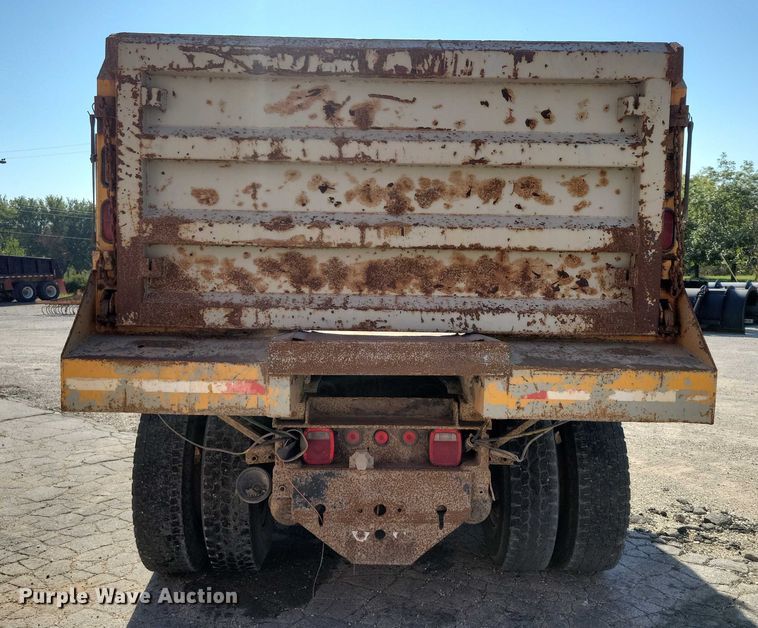 image for item DZ6739 1996 Ford L9000 dump truck