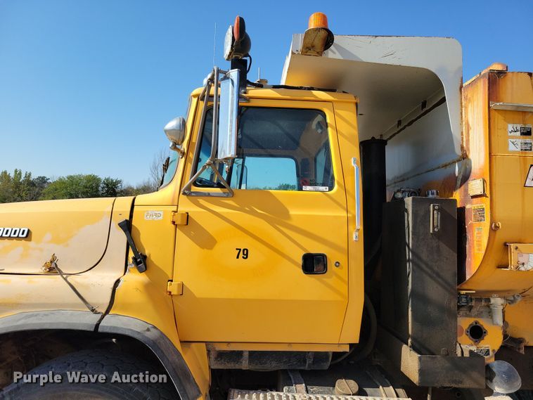image for item DZ6739 1996 Ford L9000 dump truck