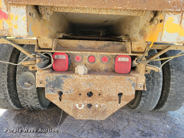 image for item DZ6739 1996 Ford L9000 dump truck
