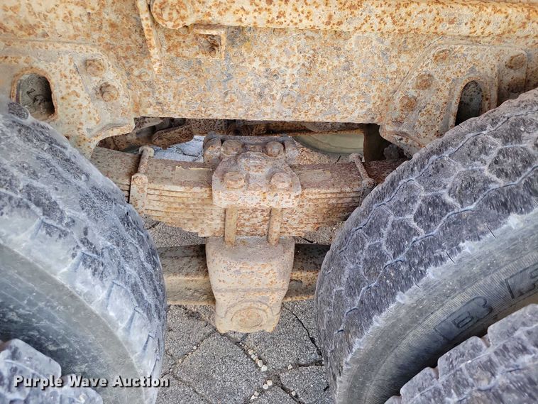 image for item DZ6739 1996 Ford L9000 dump truck