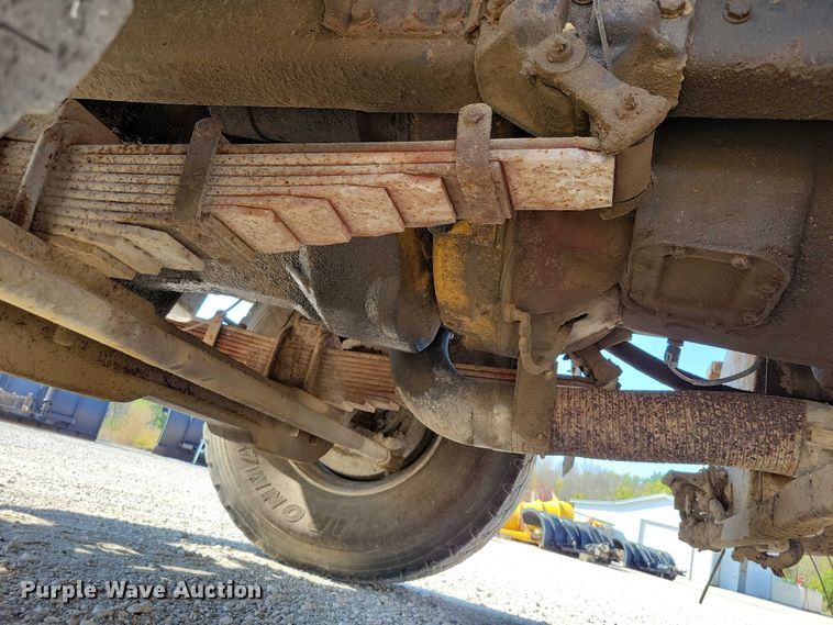 image for item DZ6739 1996 Ford L9000 dump truck