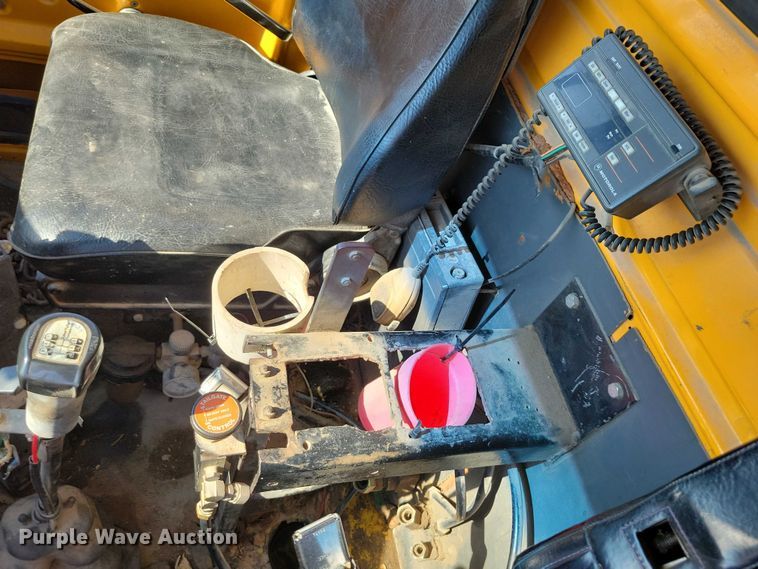 image for item DZ6739 1996 Ford L9000 dump truck