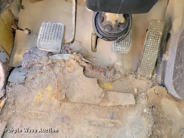 image for item DZ6739 1996 Ford L9000 dump truck