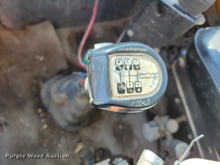 image for item DZ6739 1996 Ford L9000 dump truck