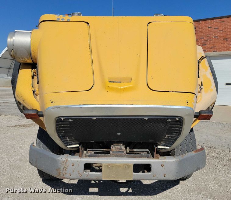 image for item DZ6739 1996 Ford L9000 dump truck