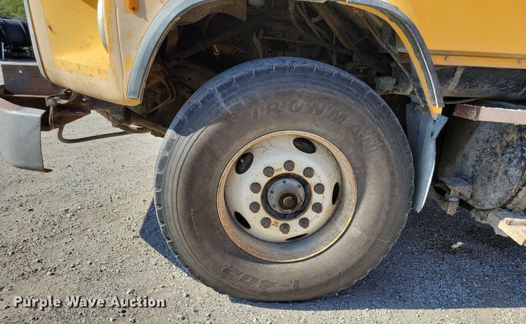 image for item DZ6739 1996 Ford L9000 dump truck