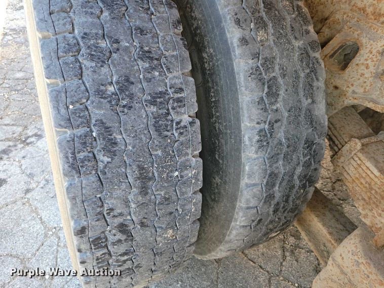 image for item DZ6739 1996 Ford L9000 dump truck