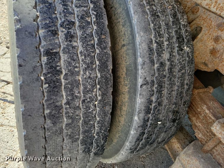 image for item DZ6739 1996 Ford L9000 dump truck