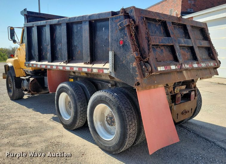 image for item DZ6740 1988 Ford L9000 dump truck