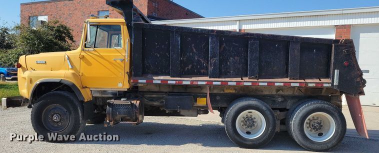 image for item DZ6740 1988 Ford L9000 dump truck