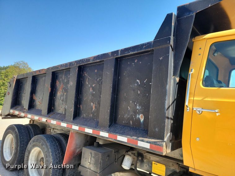 image for item DZ6740 1988 Ford L9000 dump truck