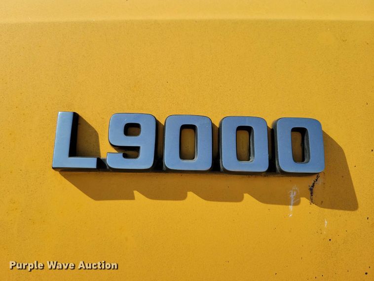 image for item DZ6740 1988 Ford L9000 dump truck