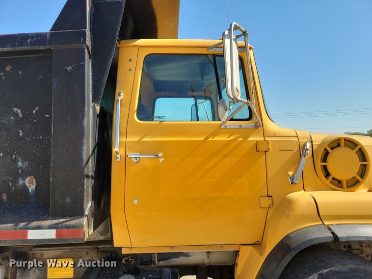 image for item DZ6740 1988 Ford L9000 dump truck