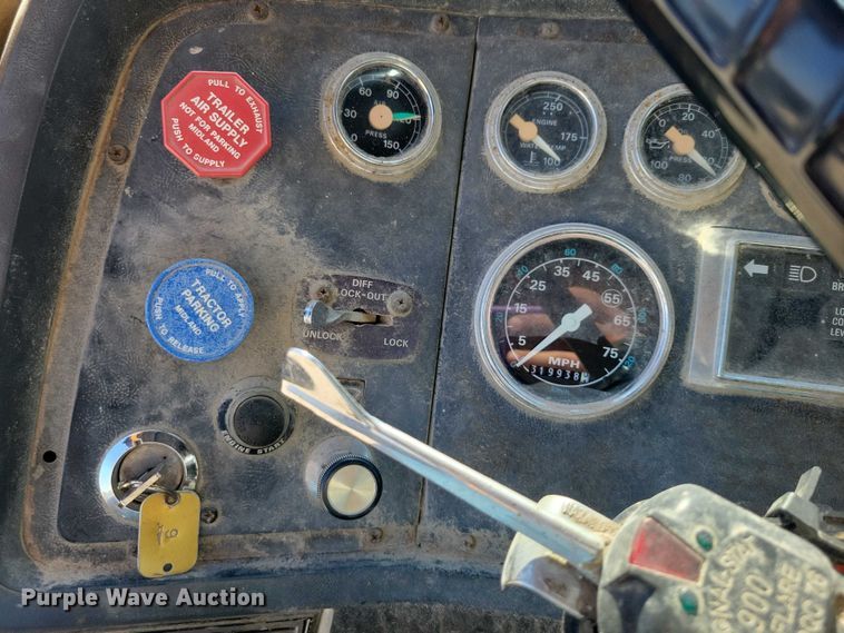 image for item DZ6740 1988 Ford L9000 dump truck