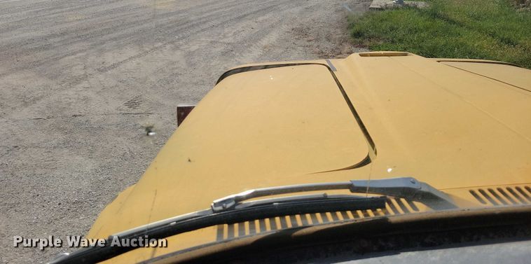 image for item DZ6740 1988 Ford L9000 dump truck