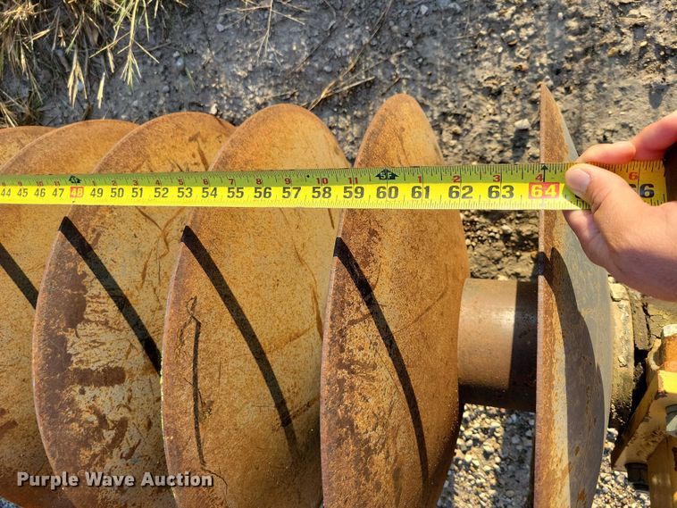 image for item DZ6742 The Retriever shoulder reclaimer