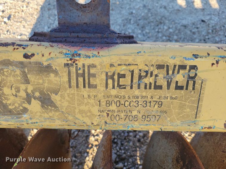 image for item DZ6742 The Retriever shoulder reclaimer